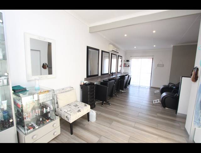 350M² BUILDING FOR SALE IN EDENVALE CENTRAL